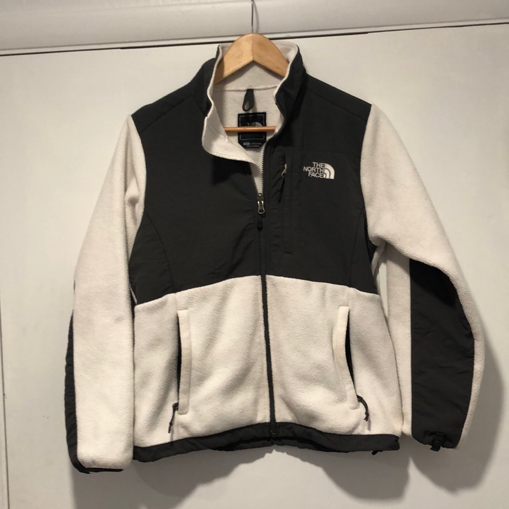 Women’s North Face Fleece - small.